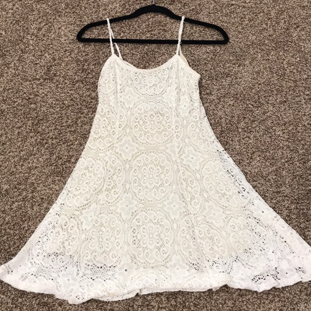 White/cream lace dress